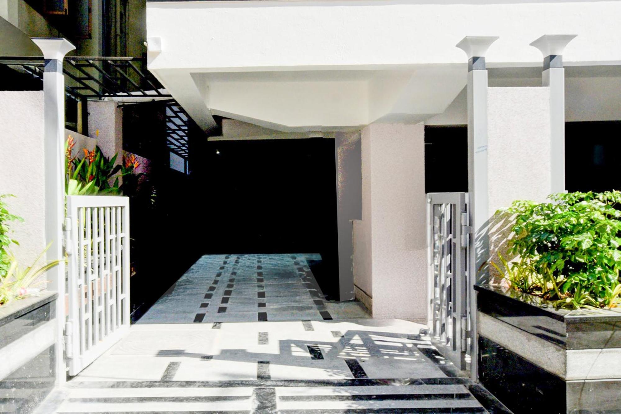 Townhouse Aarav Business Hotel Hyderabad Eksteriør bilde