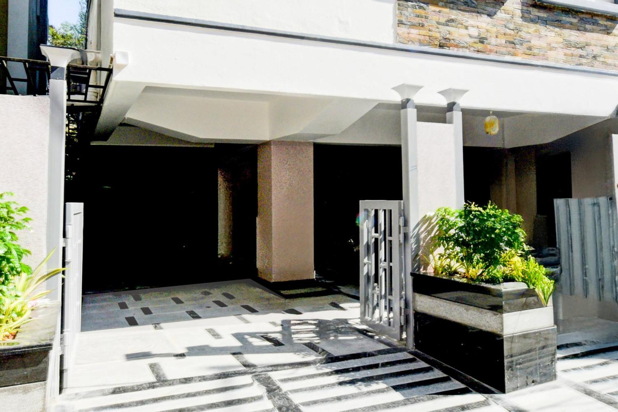 Townhouse Aarav Business Hotel Hyderabad Eksteriør bilde