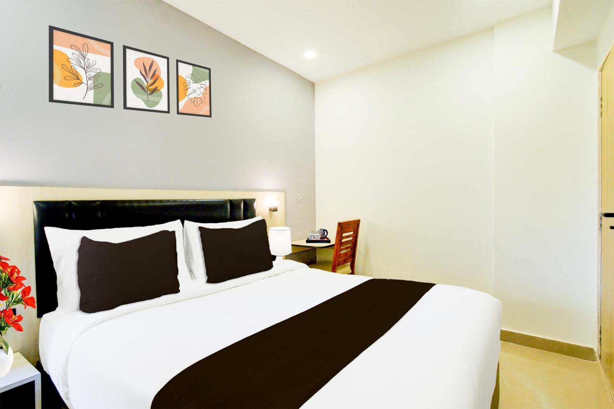 Townhouse Aarav Business Hotel Hyderabad Eksteriør bilde