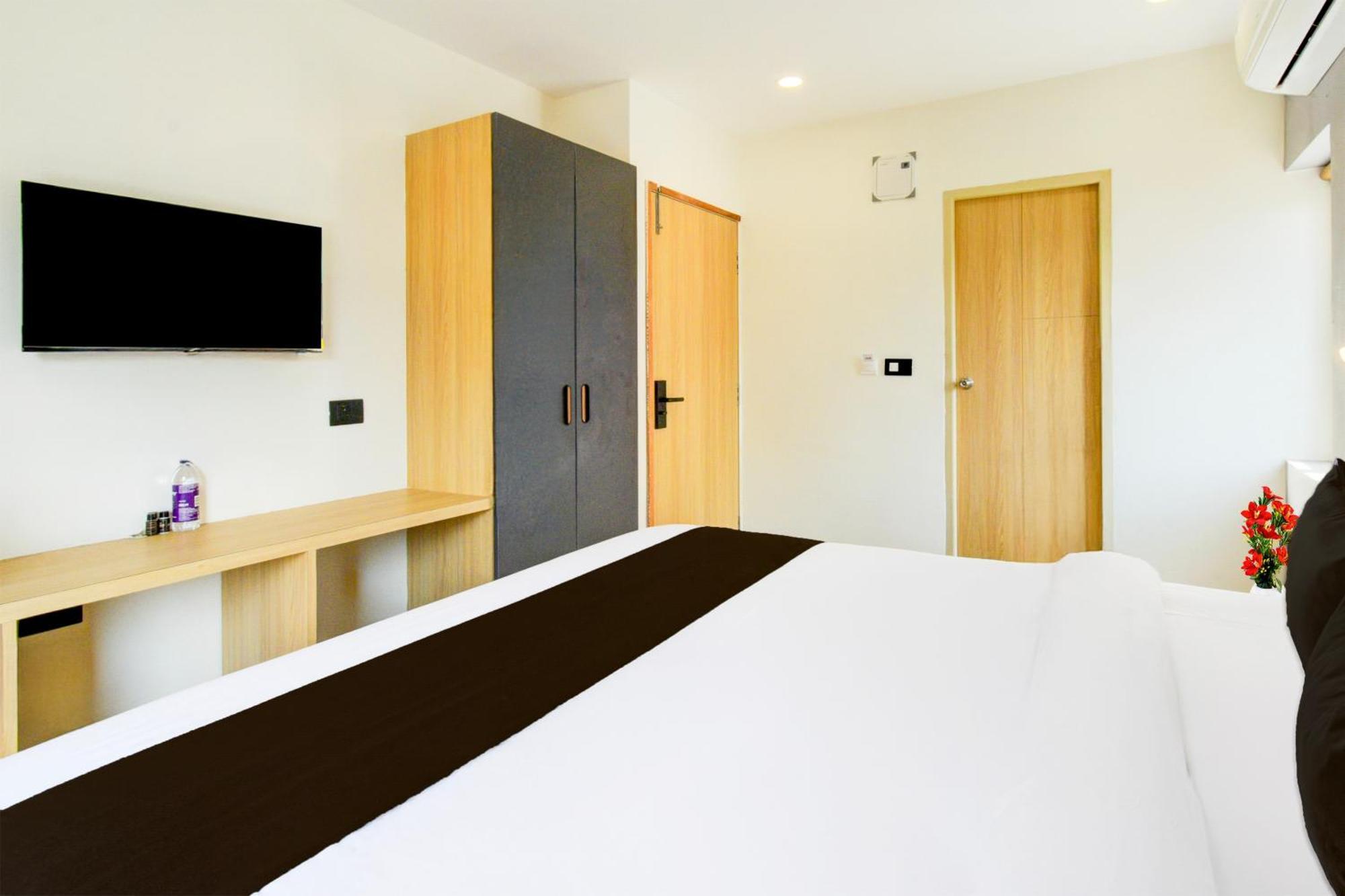 Townhouse Aarav Business Hotel Hyderabad Eksteriør bilde